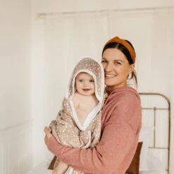 Copper Pearl Premium Knit Hooded Towel | Fawn -The Baby's Crib CPCC21MNLSACWEB 551