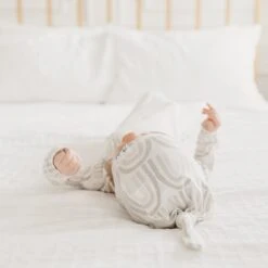 Copper Pearl Top Knot Hat | Bliss -The Baby's Crib CPLSSM21ACWEB 180 5a4a6cb0 1219 4c03 bd8c c7f02e7cebba